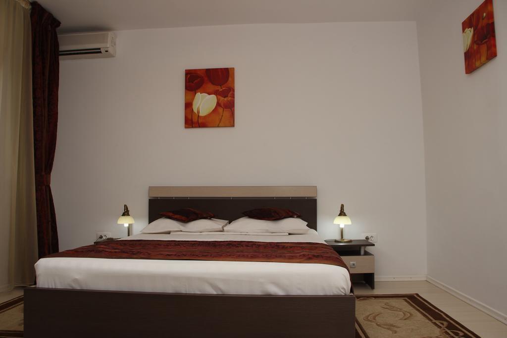 Hotel Royal 2 Urziceni Zimmer foto